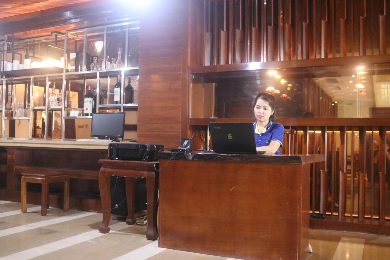 Chang Palace Виентиане Екстериор снимка